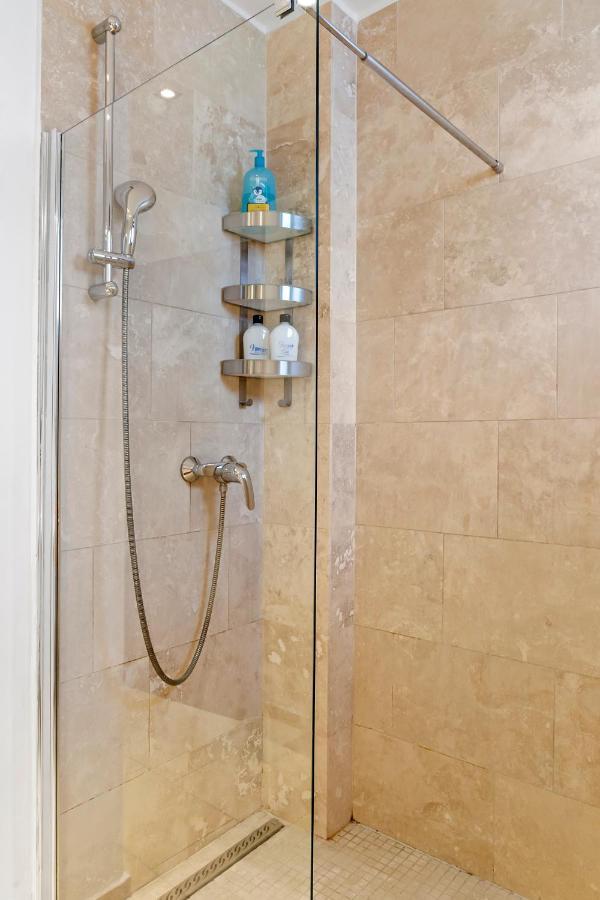 City Heart Retreat Elegant Apartment 부쿠레슈티 외부 사진