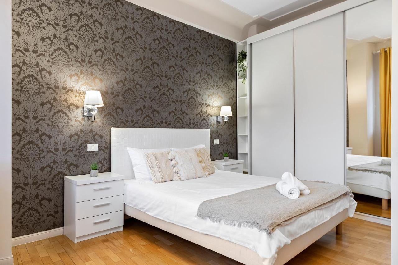 City Heart Retreat Elegant Apartment 부쿠레슈티 외부 사진