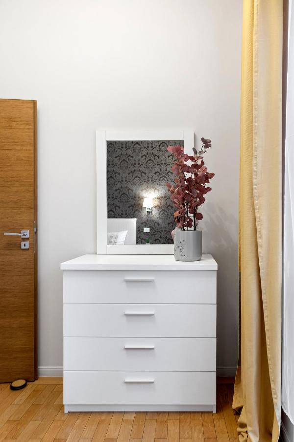 City Heart Retreat Elegant Apartment 부쿠레슈티 외부 사진