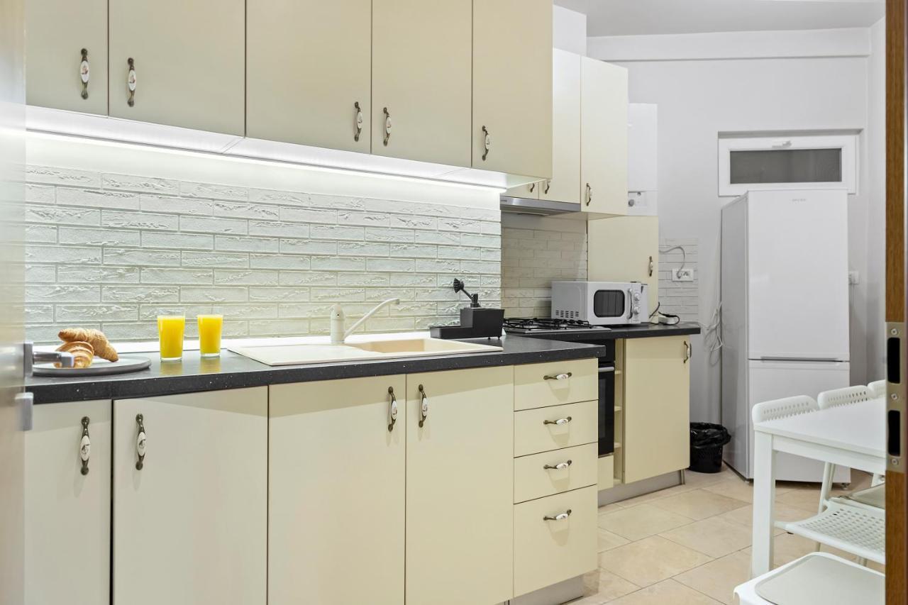 City Heart Retreat Elegant Apartment 부쿠레슈티 외부 사진