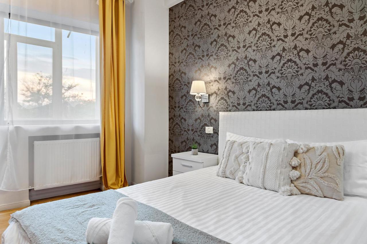 City Heart Retreat Elegant Apartment 부쿠레슈티 외부 사진