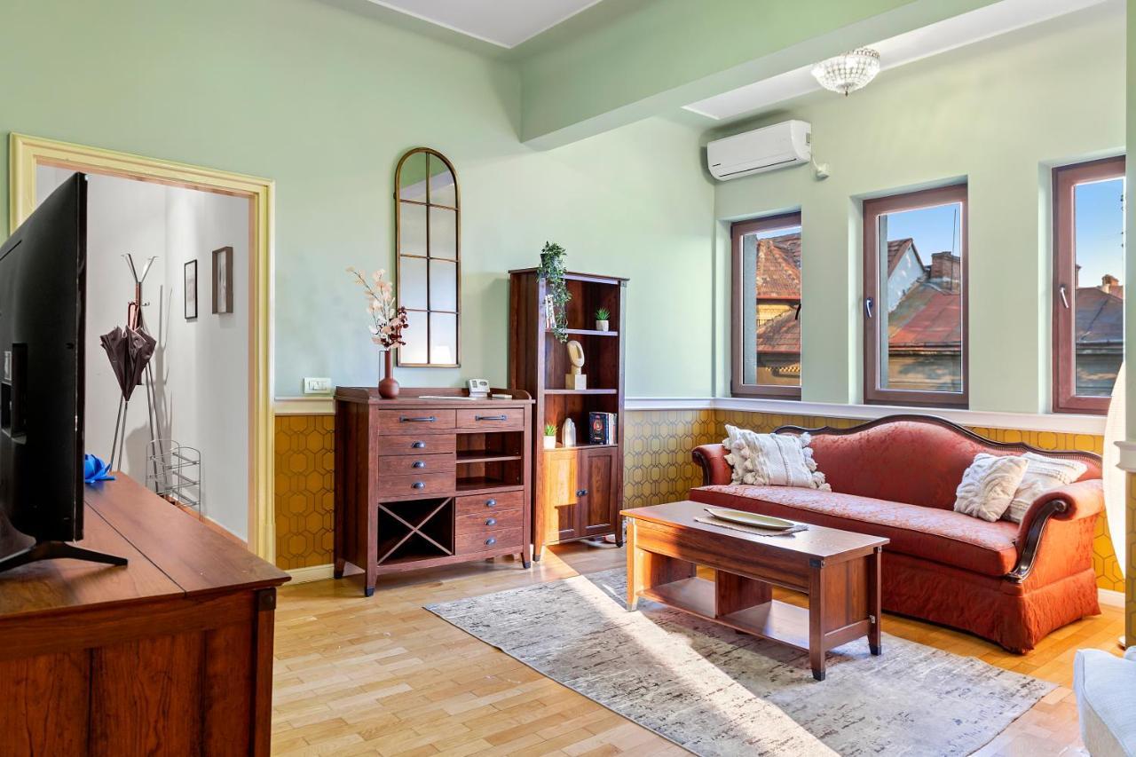 City Heart Retreat Elegant Apartment 부쿠레슈티 외부 사진