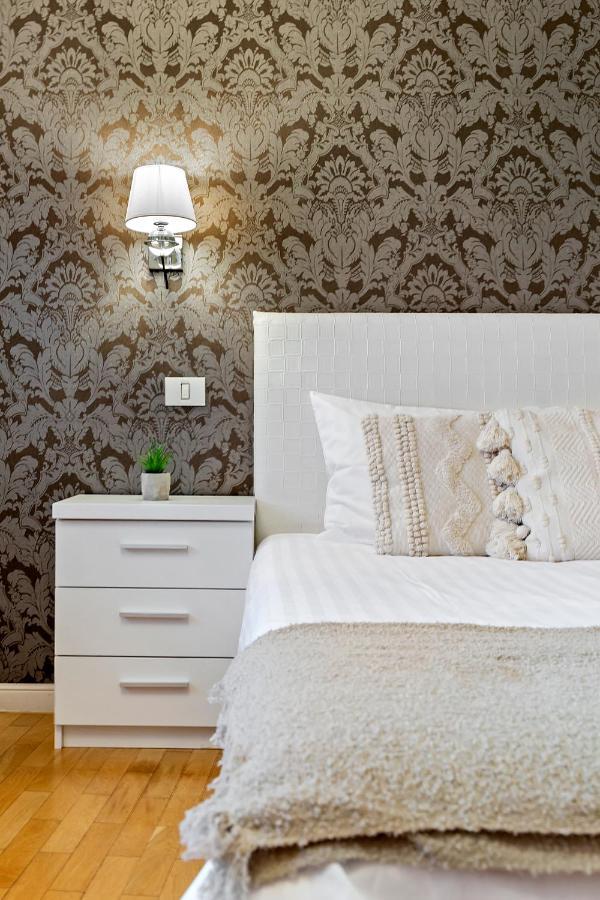 City Heart Retreat Elegant Apartment 부쿠레슈티 외부 사진