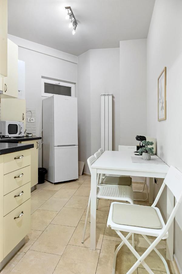 City Heart Retreat Elegant Apartment 부쿠레슈티 외부 사진